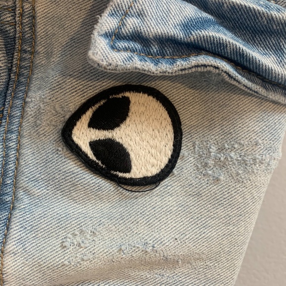 BRANDY MELVILLE ALIEN PATCH DENIM JACKET - Picture 5 of 5
